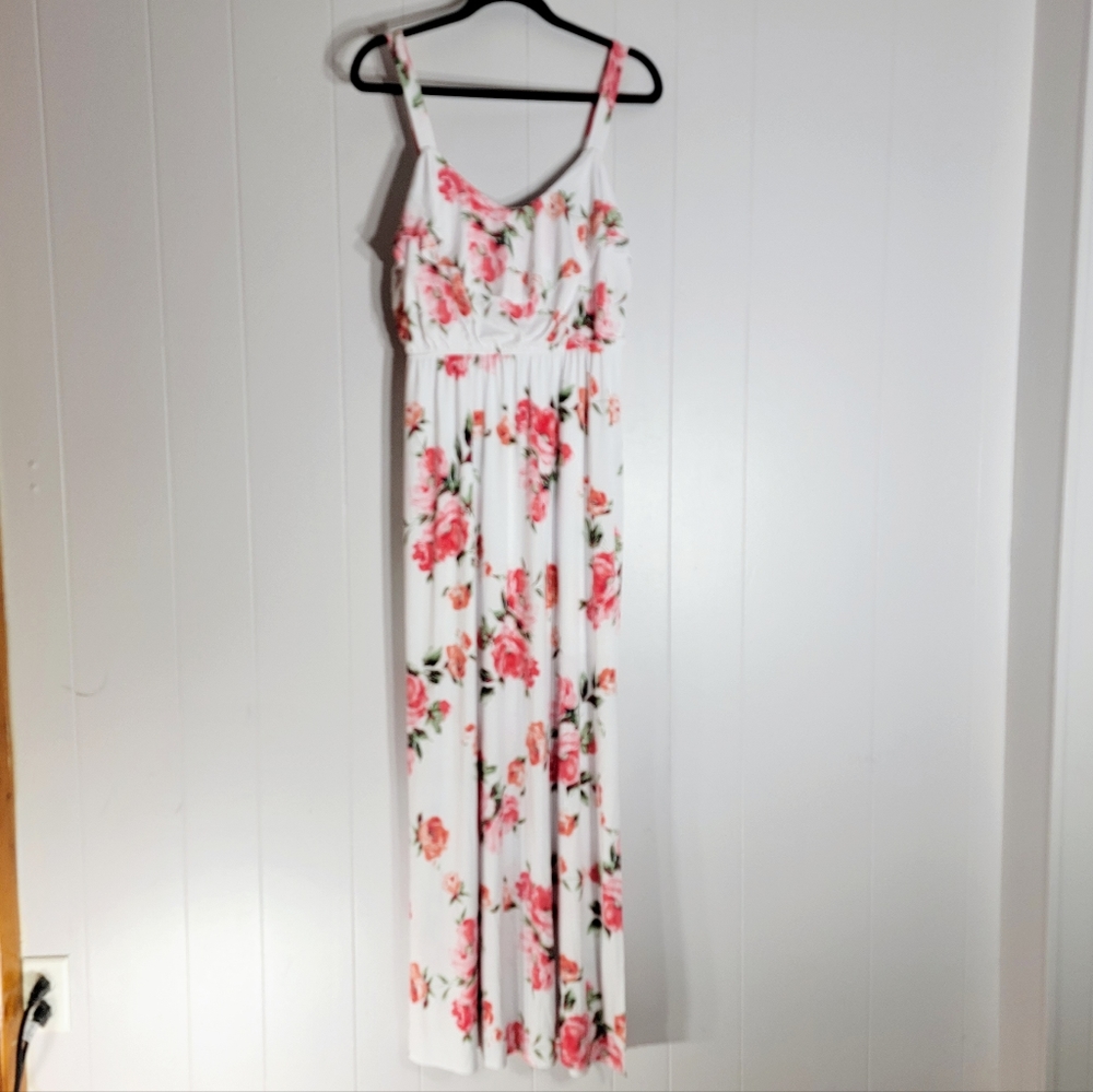 4/$20 Three Pink Hearts Sleeveless White And Pink Floral Print Maxi Dress